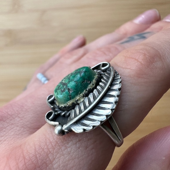 Genuine Turquoise Sterling Silver Ring size 7 - Picture 3 of 3